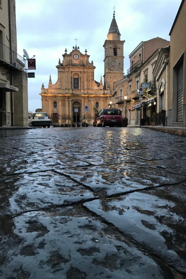 Agira Sopra La Piazza 빌라 외부 사진
